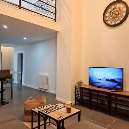 Grand Loft Avec Terrasse Privee Apartment Saint-Etienne  Exterior photo